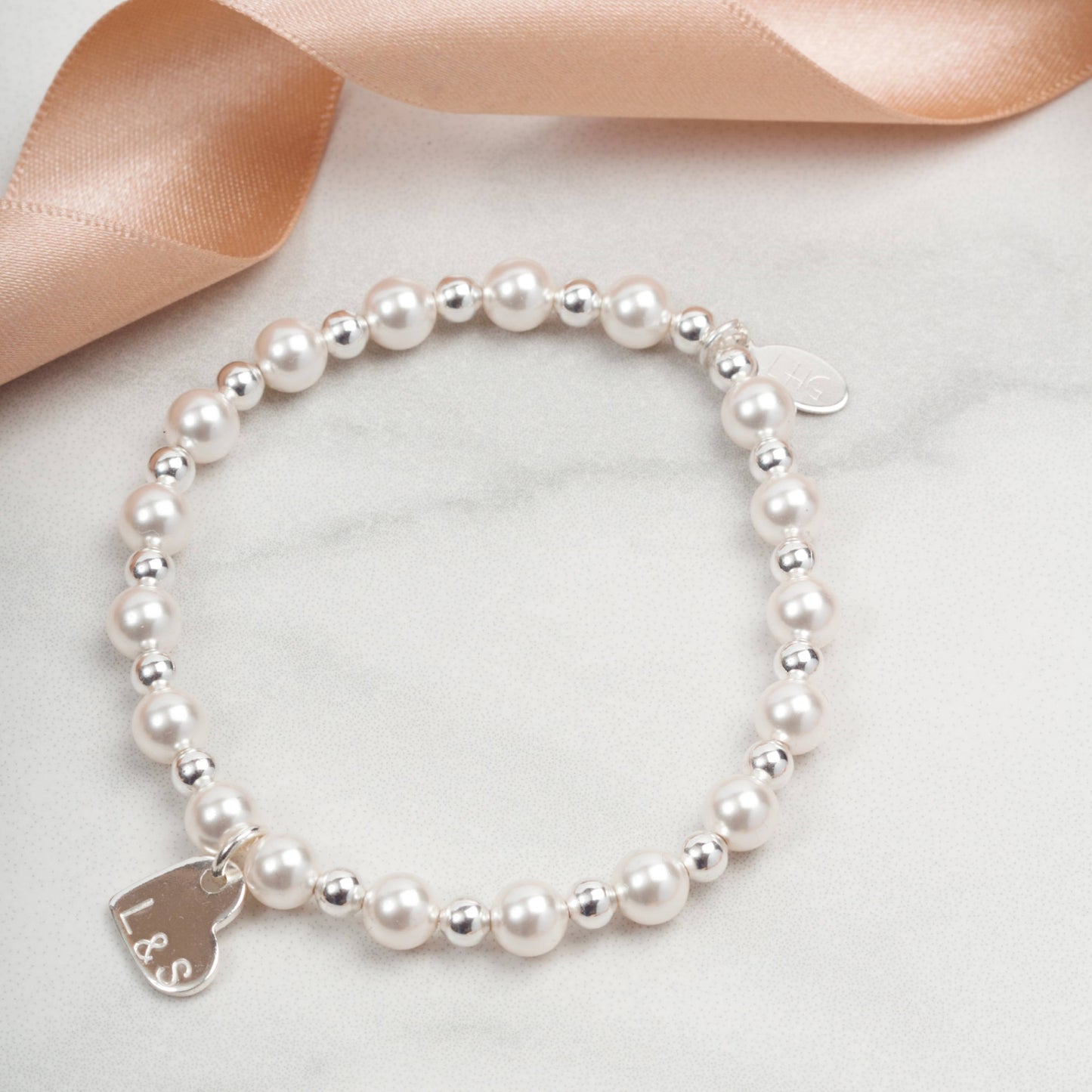 Bridal shower gift, Personalised bride to be gift, Personalised pearl bridal bracelet gift, Bride's gift, bride to be bracelet gift,