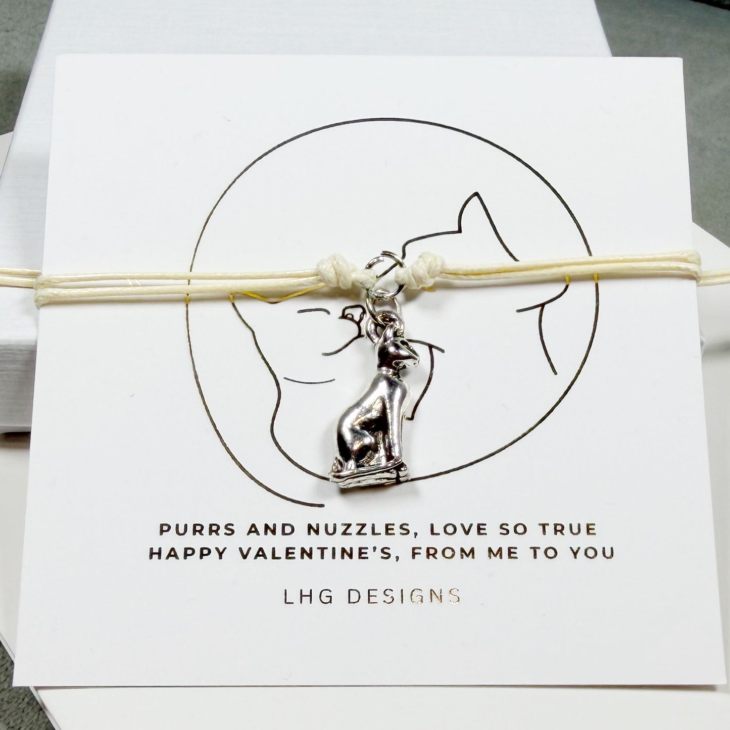 Cat Charm Cord Bracelet – Valentine’s Day Gift for Cat Lovers, Cute Minimalist Bracelet, Adjustable Friendship Bracelet, Galentine’s Gift