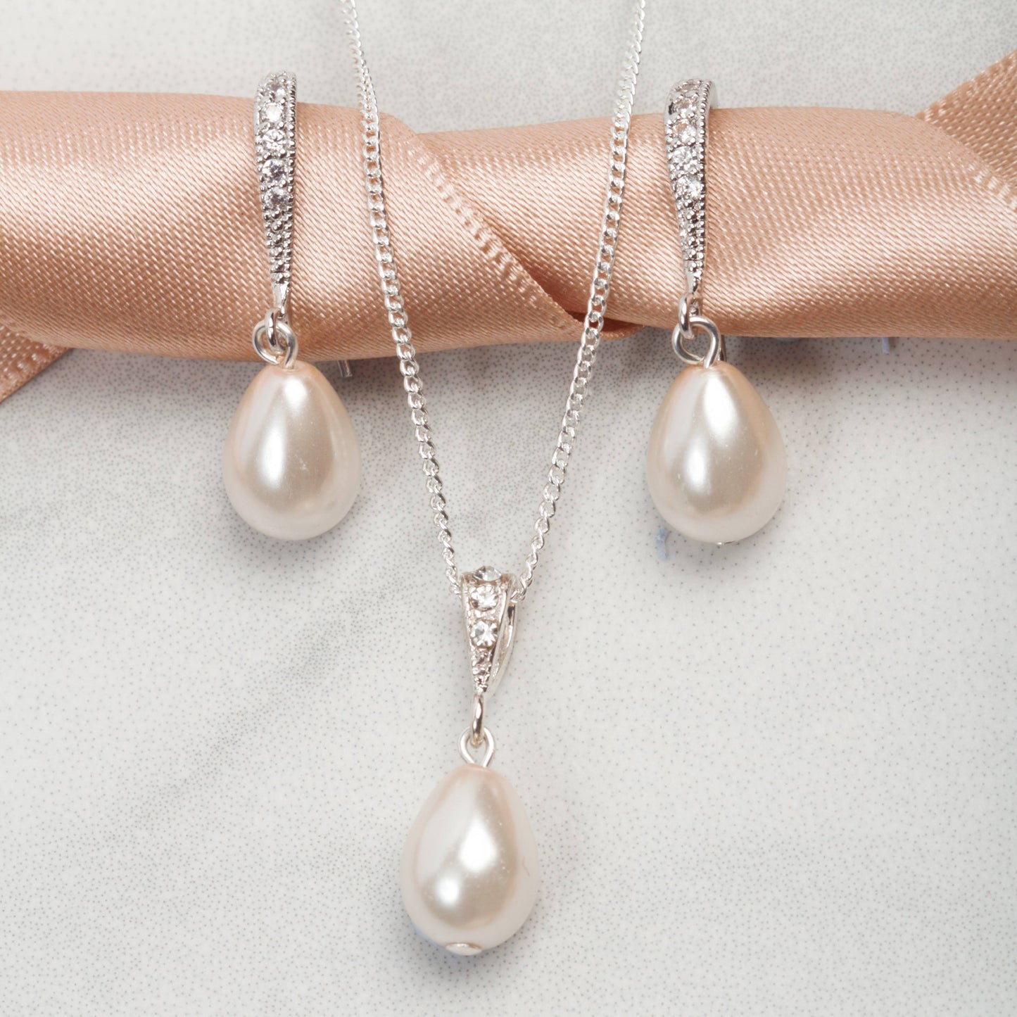 Pearl Drop earrings and necklace, Ivory / White Pearl, Teardrop Pearl earrings, Pearl Bridal Set, Wedding Jewellery, Gold / Silver necklace