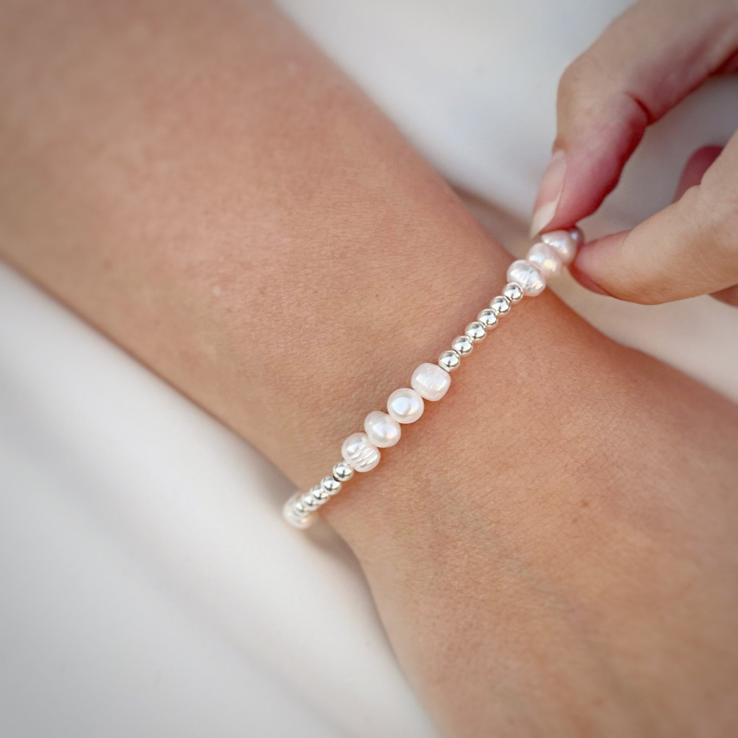 Bridal bracelet, simple pearl bridal bracelet, wedding bracelet, freshwater pearl jewellery, sterling silver bracelet, bridal accessories