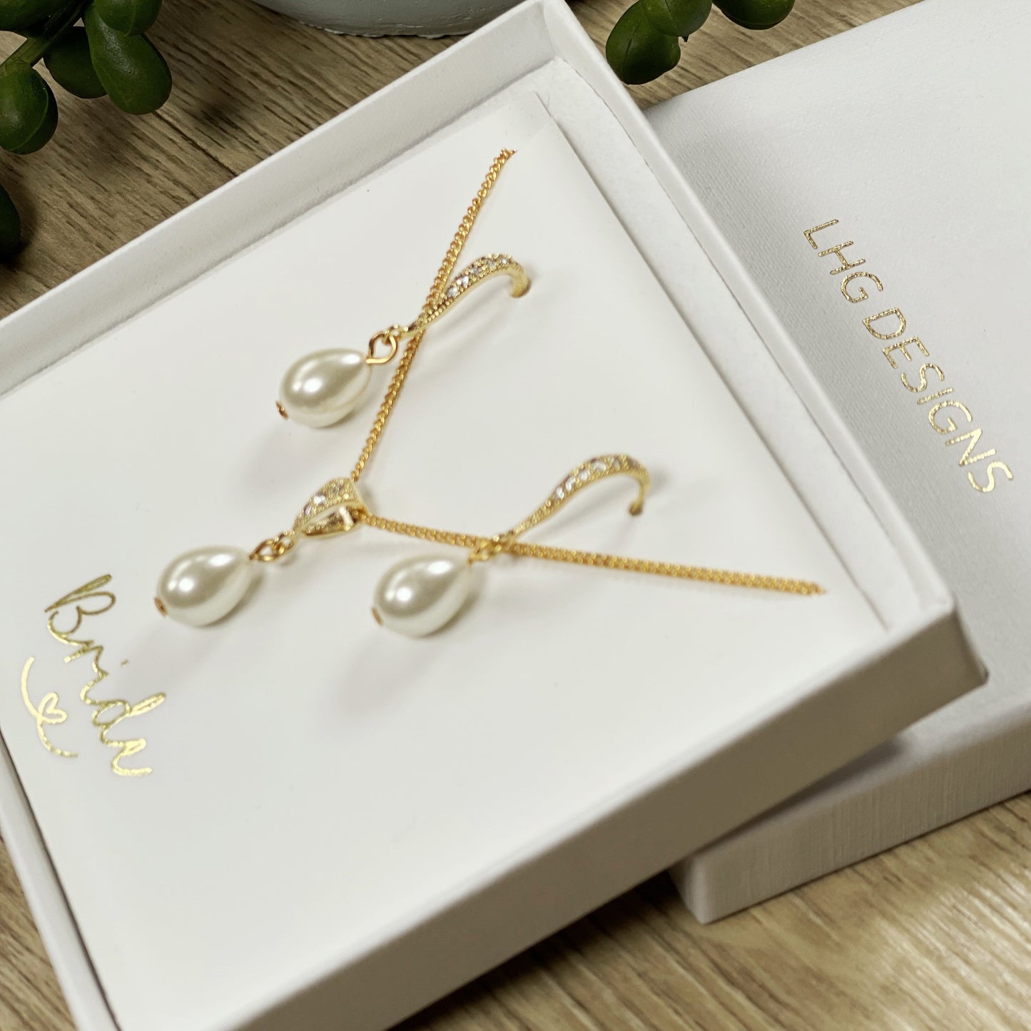 Freshwater Pearl Drop earrings and necklace, Ivory / White Pearl, Teardrop Pearl earrings, Pearl Bridal Set, Wedding Jewellery,