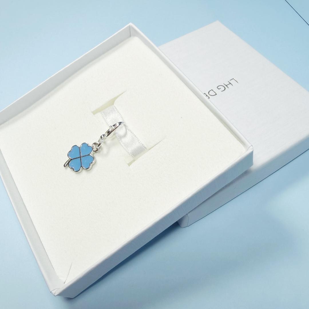 Something Blue gift for bride, Something Blue for wedding, Blue four leaf clover bouquet charm, Something blue good luck charm keepsake