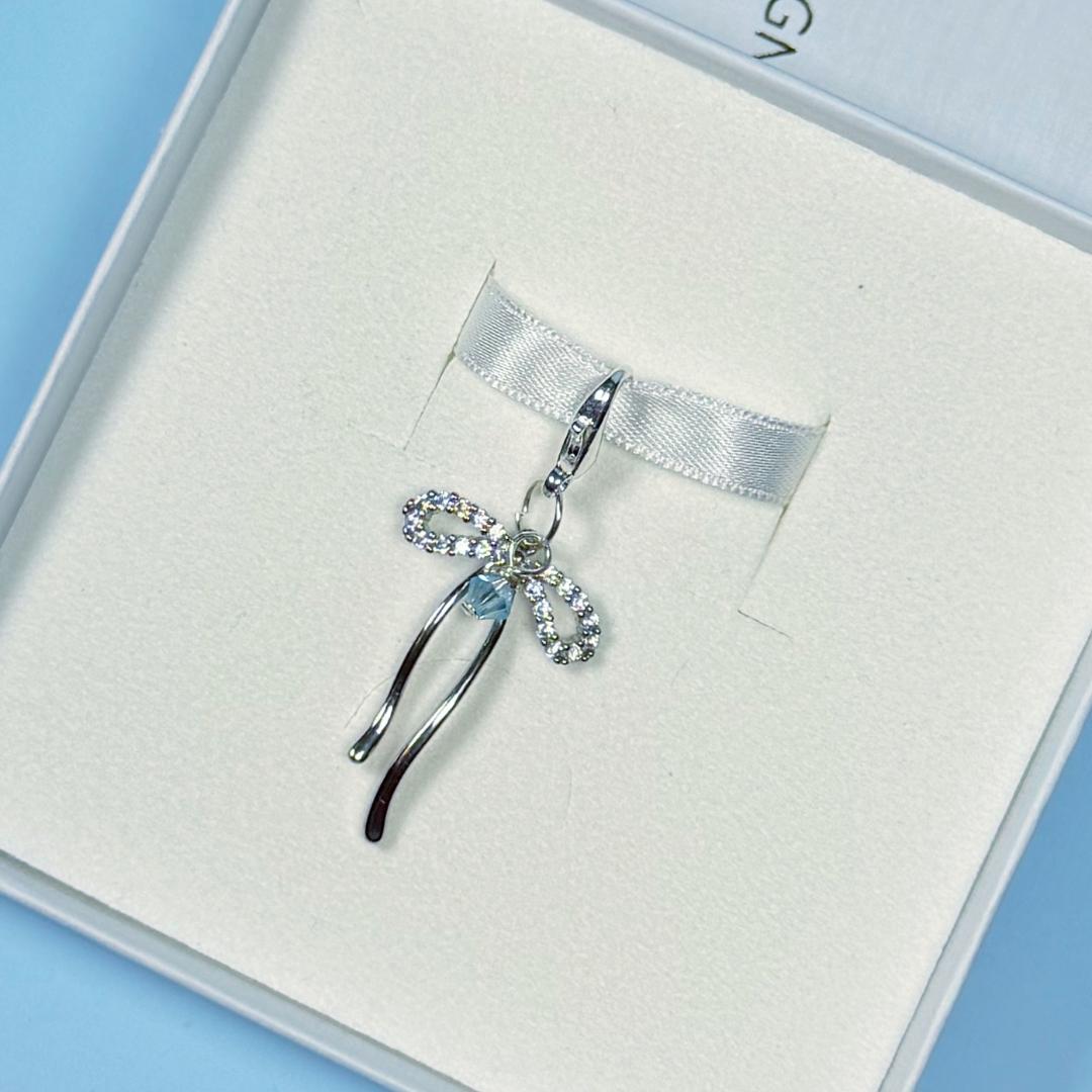 Something blue bow charm gift for bride Bow blue charm for wedding something blue bouquet charm wedding day bridal shower gift blue crystal
