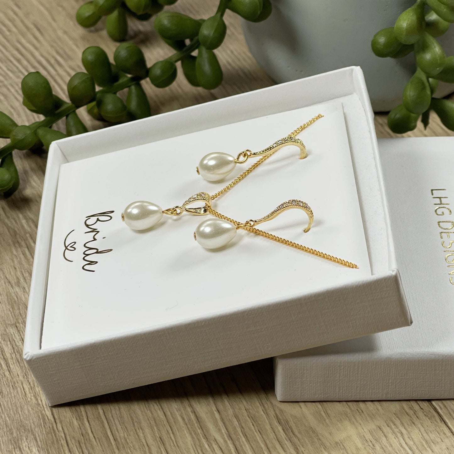 Freshwater Pearl Drop earrings and necklace, Ivory / White Pearl, Teardrop Pearl earrings, Pearl Bridal Set, Wedding Jewellery,
