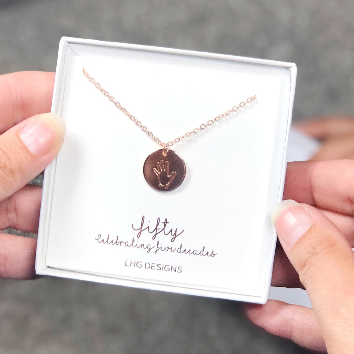 30th birthday gift for her, hand gesture necklace, 30th birthday gift for women, minimalist necklace, 30th birthday gift