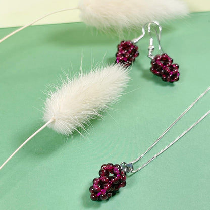 Beaded Grape earrings, Fruit earrings, Burgundy beaded earrings, wine lovers gift, beaded earrings, food earrings, autumn jewellery