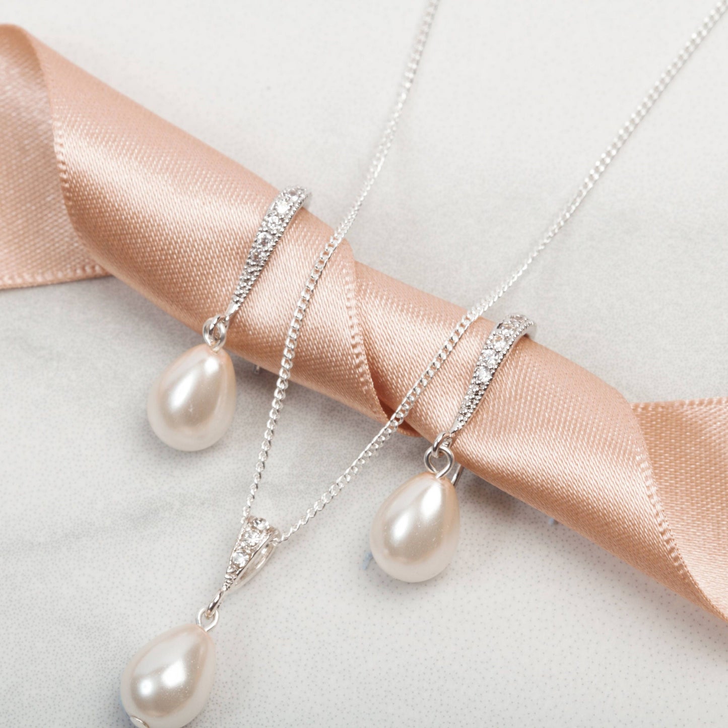 Pearl Drop earrings and necklace, Ivory / White Pearl, Teardrop Pearl earrings, Pearl Bridal Set, Wedding Jewellery, Gold / Silver necklace
